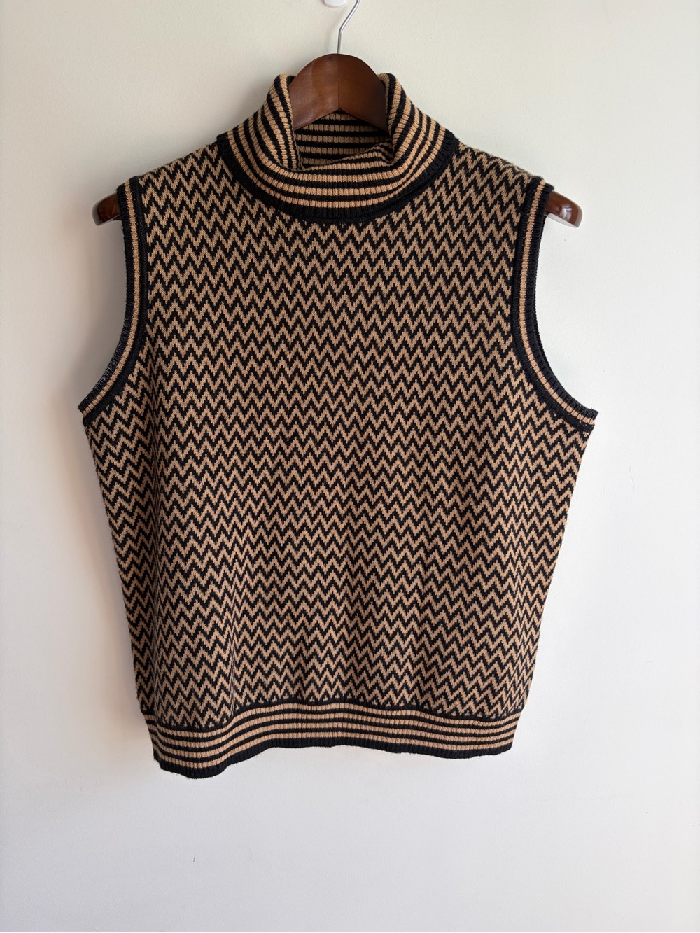 Sleeveless Turtleneck Knit Vest in Black and Camel